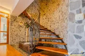 Vila 7 camere,250 mp,semineu,terase,800 mp teren,rezidential 