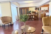 Duplex ultracentral, 122mp, bloc 1993, CENTRALA+SAUNA-Piata 