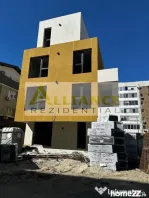 Apartament 2 camere tip duplex { Strada Biruintei }