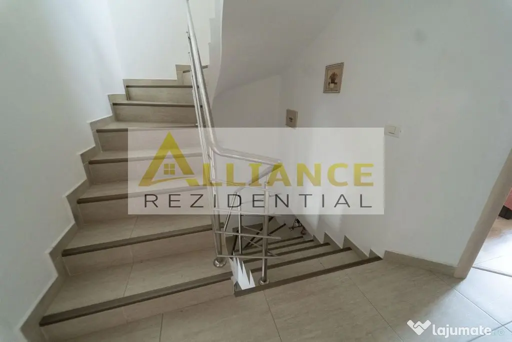 Casa P+1+M gata de mutare situata pe Strada 1 Mai din Po...