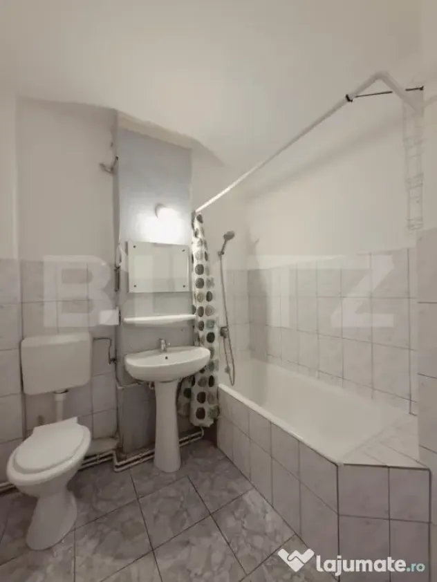 Apartament 3 camere, 66 mp, 2 locuri de parcare, zona Calea
