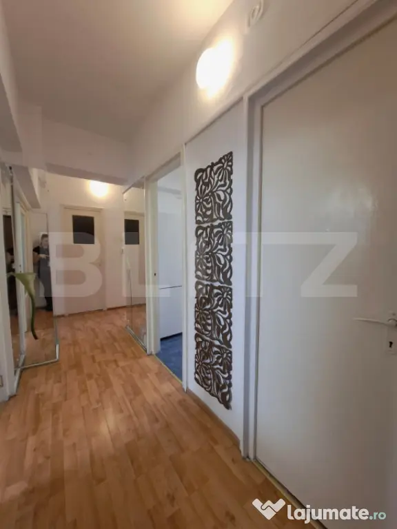 Apartament 3 camere, 66 mp, 2 locuri de parcare, zona Calea