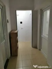 De inchiriat apartament 3 camere, parter, zona Constructo...