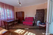 Casă traditionala de vanzare la tara