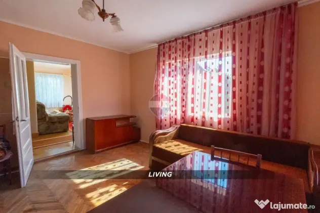 Casă traditionala de vanzare la tara