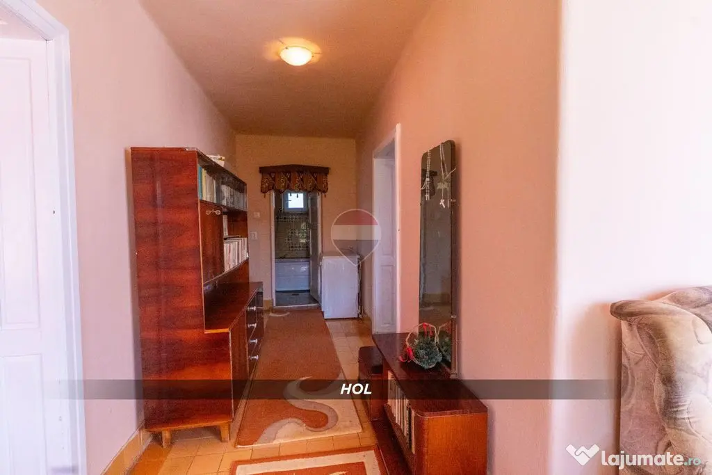 Casă traditionala de vanzare la tara