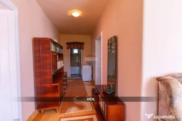 Casă traditionala de vanzare la tara