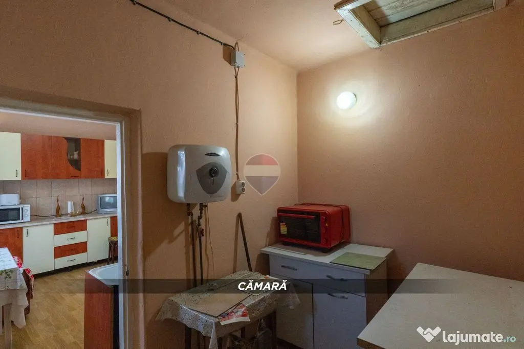 Casă traditionala de vanzare la tara