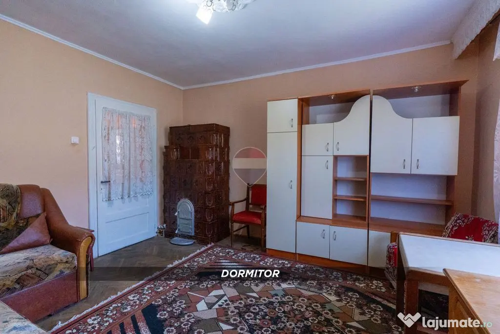 Casă traditionala de vanzare la tara
