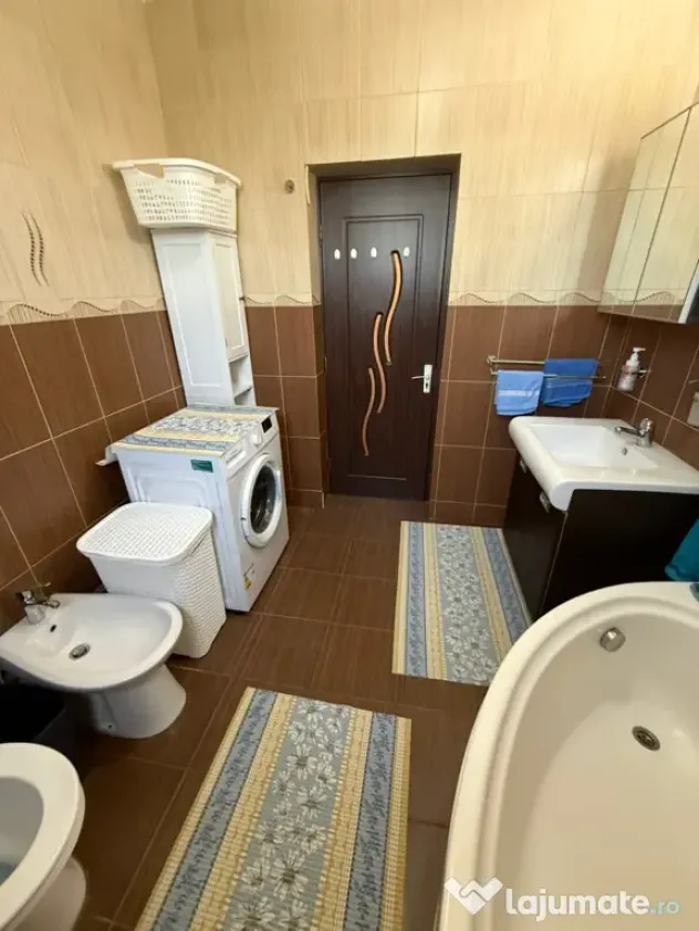 Inchiriez apartament de 3 camere in Otopeni