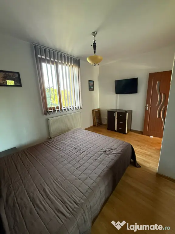 Inchiriez apartament de 3 camere in Otopeni