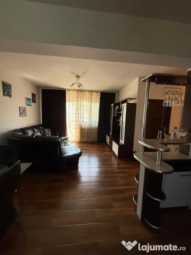 Inchiriez apartament de 3 camere in Otopeni