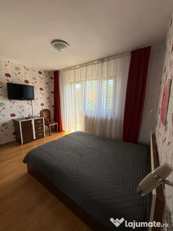 Inchiriez apartament de 3 camere in Otopeni