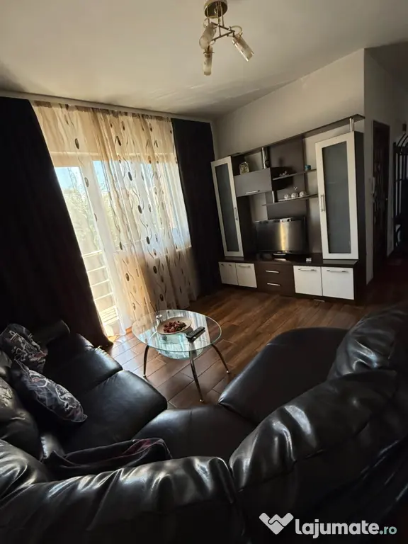 Inchiriez apartament de 3 camere in Otopeni