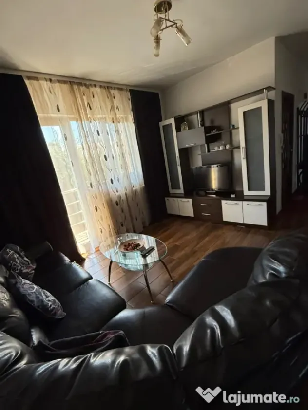 Inchiriez apartament de 3 camere in Otopeni