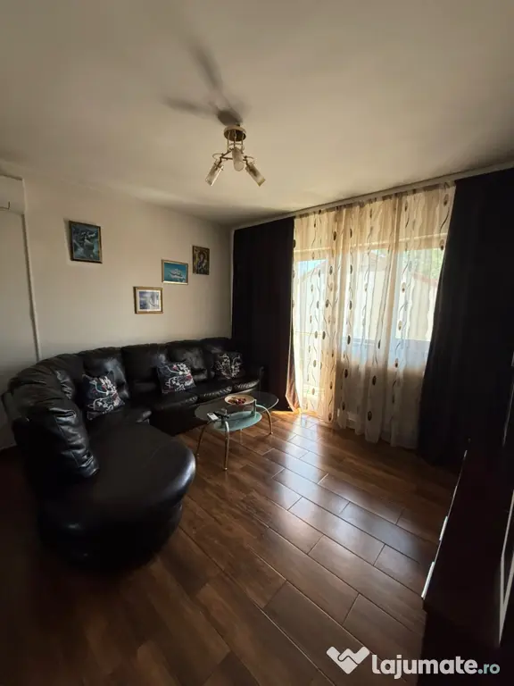 Inchiriez apartament de 3 camere in Otopeni