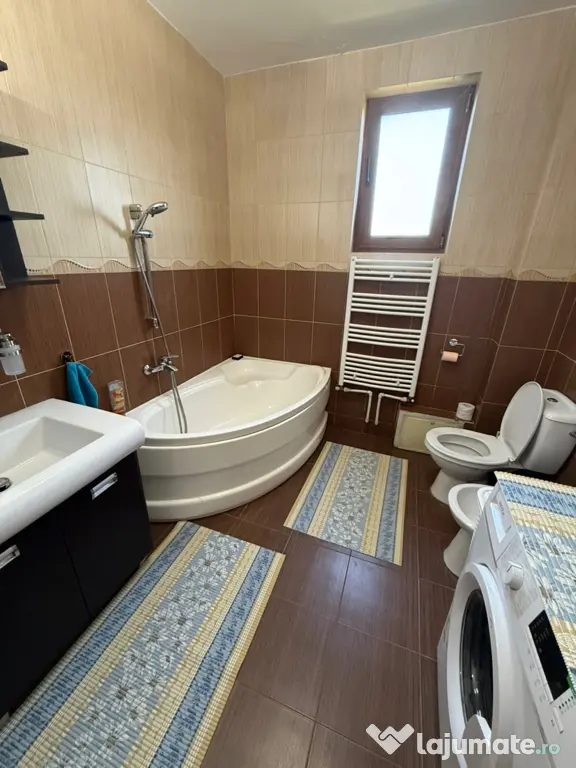 Inchiriez apartament de 3 camere in Otopeni