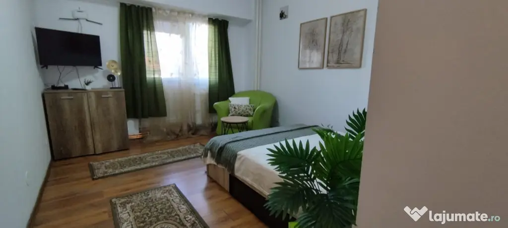 Particular ofer spre închiriere garsonieră lângă Universitate