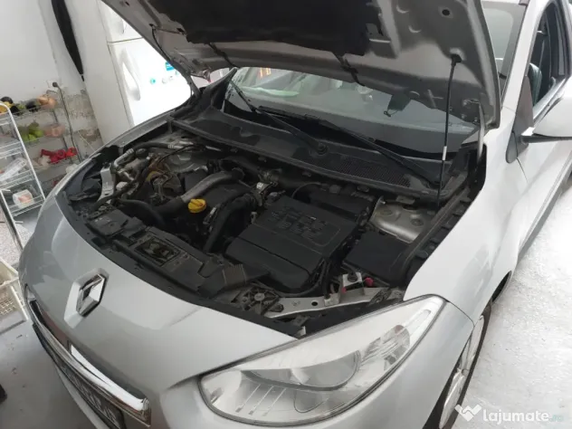 Vând Renault FLUENCE 1,5 dc i pe carburant motorină strandard
