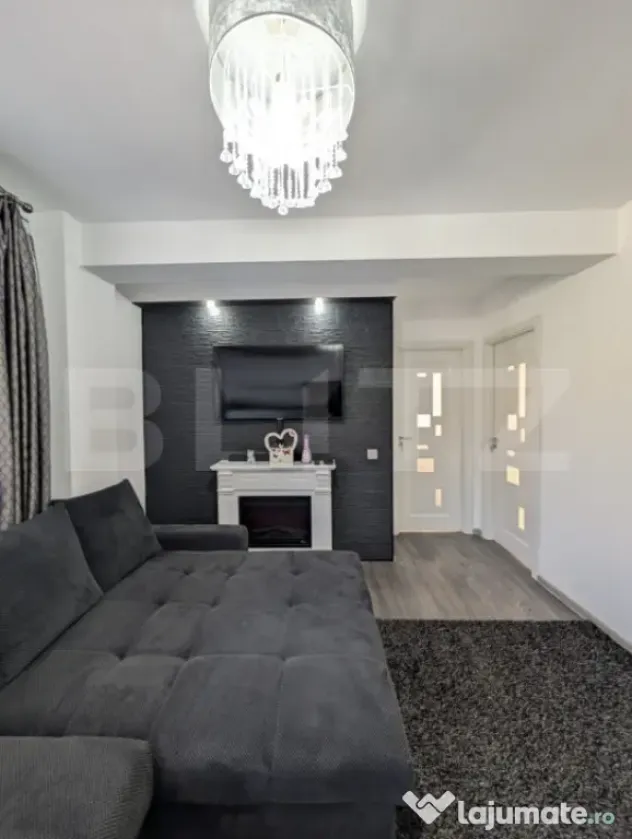 Apartament semidecomandat cu 3 camere, 68 mp utili, zona Ste