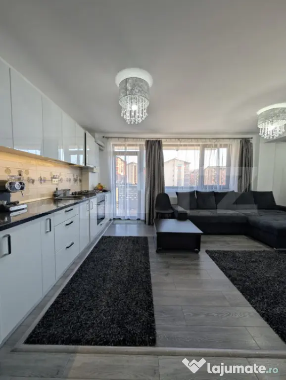 Apartament semidecomandat cu 3 camere, 68 mp utili, zona Ste