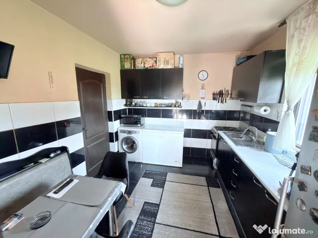 Casa cu etaj in Catamaresti Deal