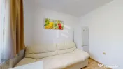Garsonieră decomandată, mobilată și utilată complet ...