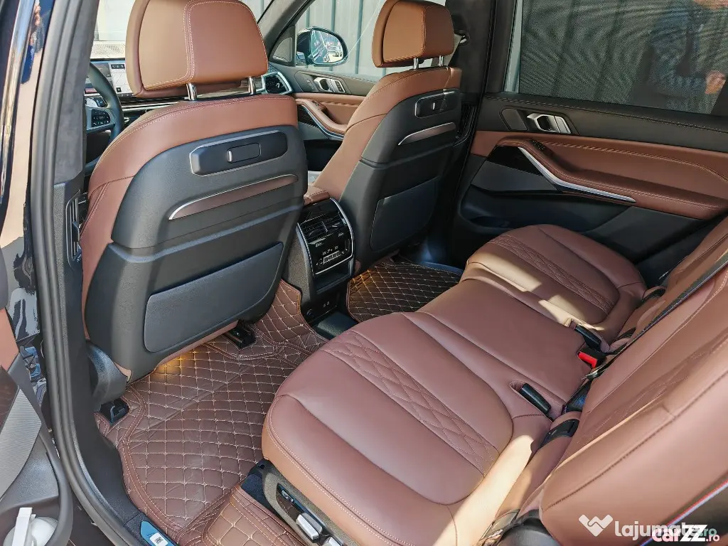 BMW X7 xDrive 40i|Model M Sport Pro 2025|7 locuri|7678 km|Negru Carbon metalizat