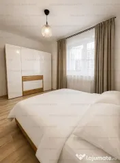 Apartament 3 camere | 2 bai | parcare | zona Tractorul 