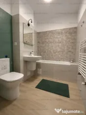 Apartament 3 camere | 2 bai | parcare | zona Tractorul 
