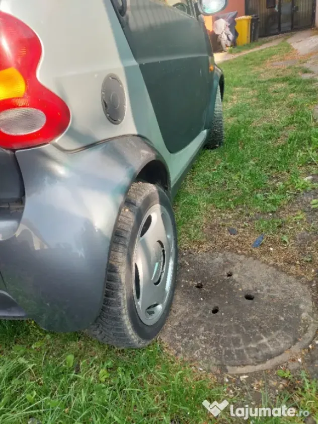 Vând smart fortwo cabrio
