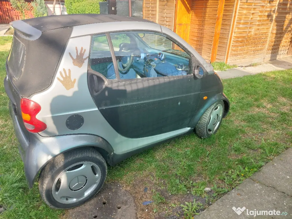 Vând smart fortwo cabrio