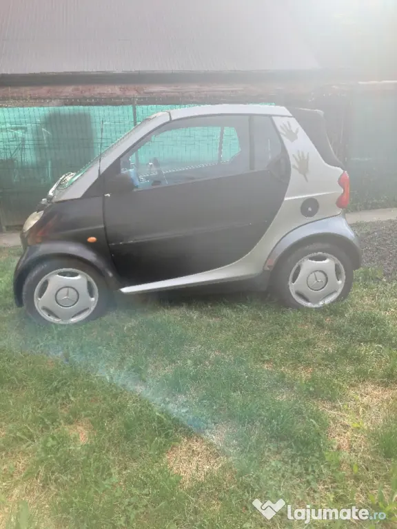 Vând smart fortwo cabrio