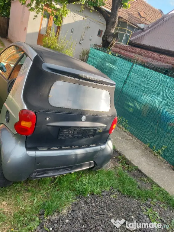 Vând smart fortwo cabrio