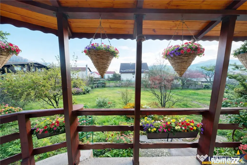 Proprietate rustica la 1 km de Castelul Bran:Doua unitati du