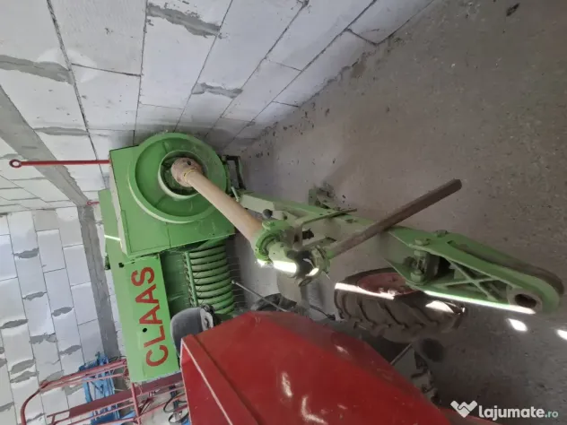 Balotieră marca Claas