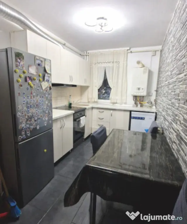 Apartament 2 camere, 42 mp, complet mobilat și utilat – E