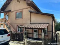 Etaj Casa Pucioasa cu intrare separata, Plus Anexa Bucatarie Beci 