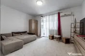 Apartament cu 1 cameră, balcon închis și boxă pe str....