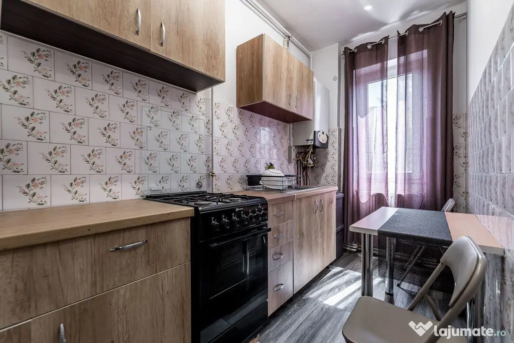 Apartament cu 1 cameră, balcon închis și boxă pe str....