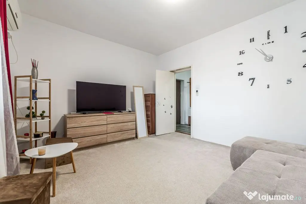 Apartament cu 1 cameră, balcon închis și boxă pe str....