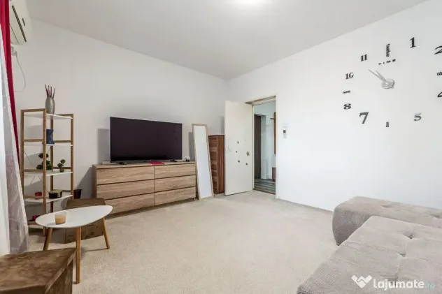 Apartament cu 1 cameră, balcon închis și boxă pe str....