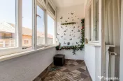 Apartament cu 1 cameră, balcon închis și boxă pe str....