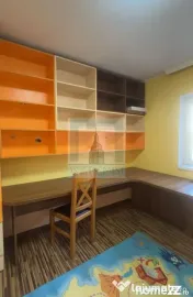 De închiriat apartament 3 camere/ zona Racadau