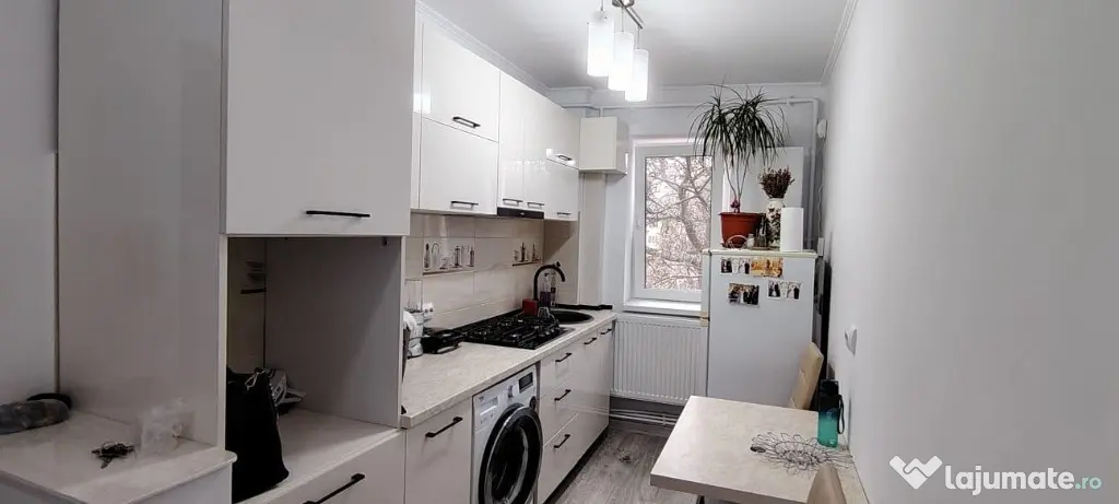 Apartament 2 camere complet renovat zona Scoala 7