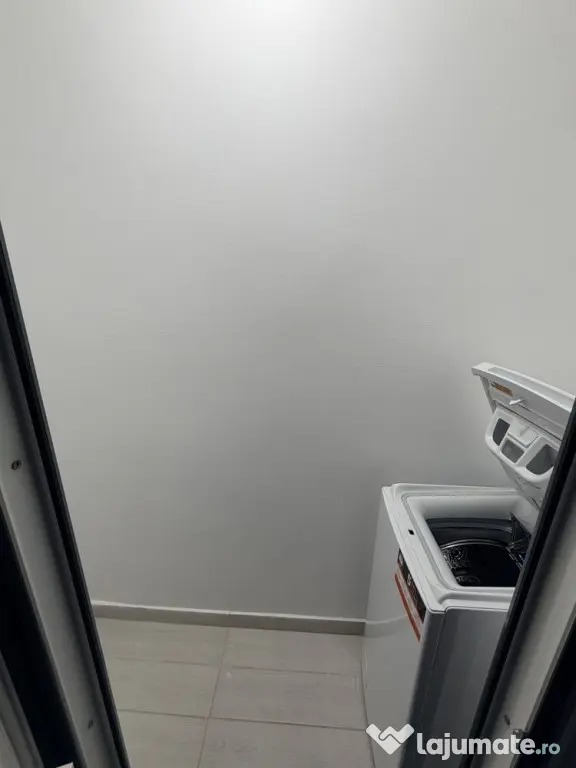 Muncii mieilor etaj 5 la metrou