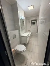 Muncii mieilor etaj 5 la metrou 