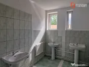 Spatiu comercial cu 16 incaperi - zona Mehala 