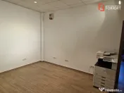 Spatiu comercial cu 16 incaperi - zona Mehala 