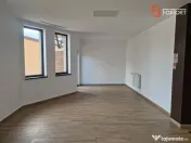 Spatiu comercial cu 16 incaperi - zona Mehala 